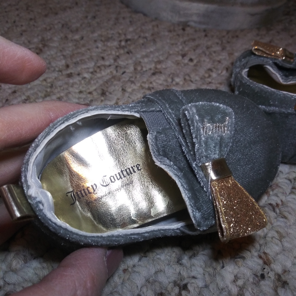 3/$18 Juicy Couture Gray & Gold Velvet Crib Shoes - Picture 4 of 6